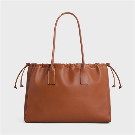 CABAS DRAWSTRING CUIR TRIOMPHE IN SMOOTH .